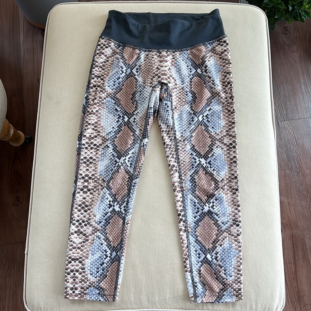 PrismSport Python Capri Legging - Picture 5 of 11